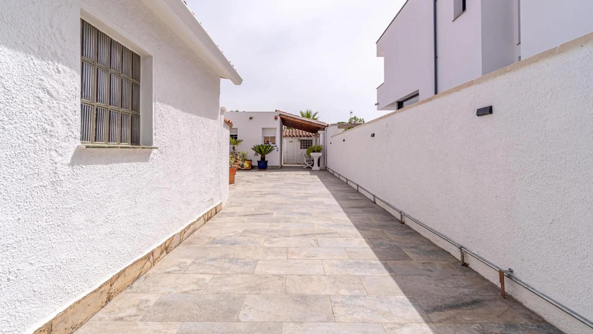 Villa Apart-Rent Casa Alberes 0080 Empuriabrava Spain
